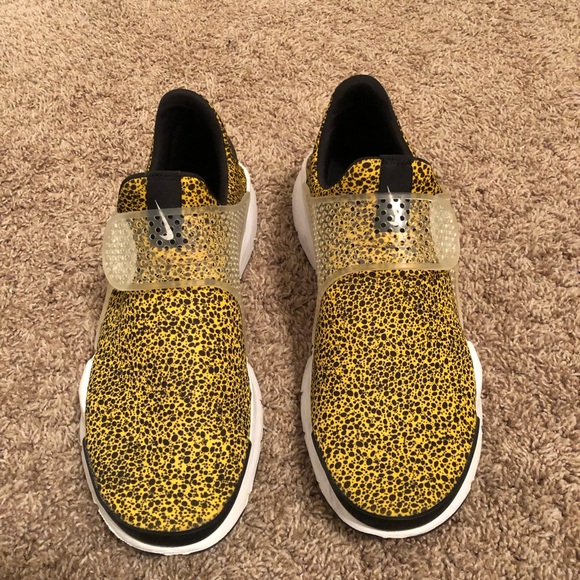 Nike shoes - Picture 2 of 2